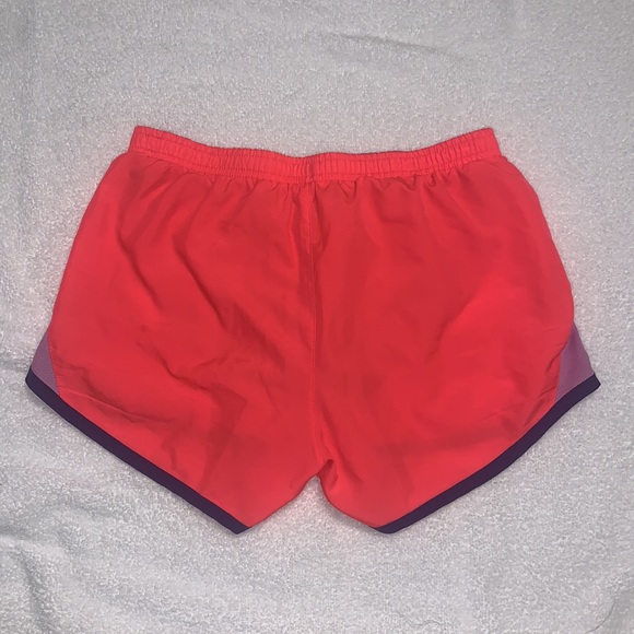 I’m selling Nike pink and purple shorts size xs - Picture 2 of 2